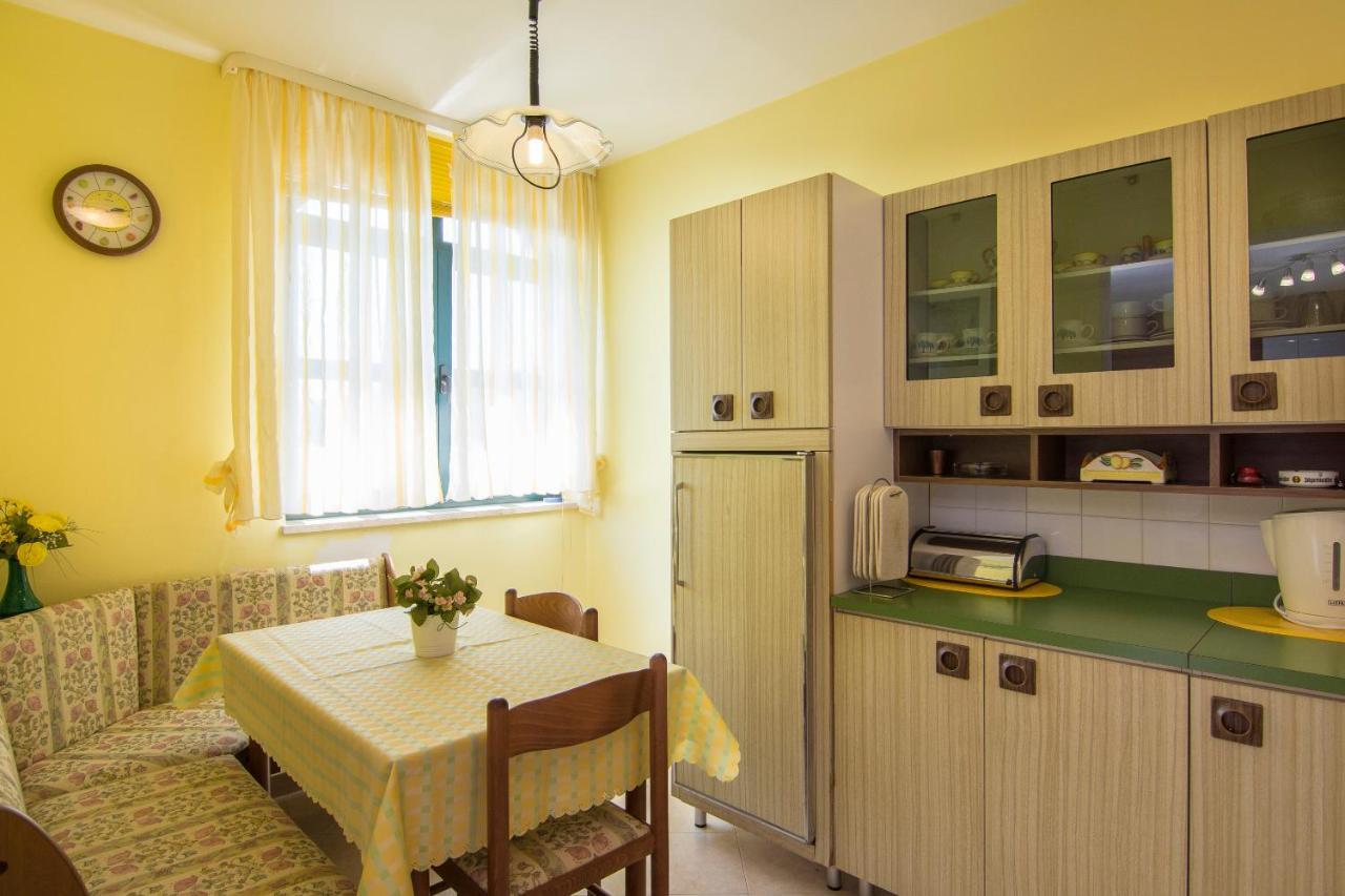 Apartment Edita Trget Exterior photo
